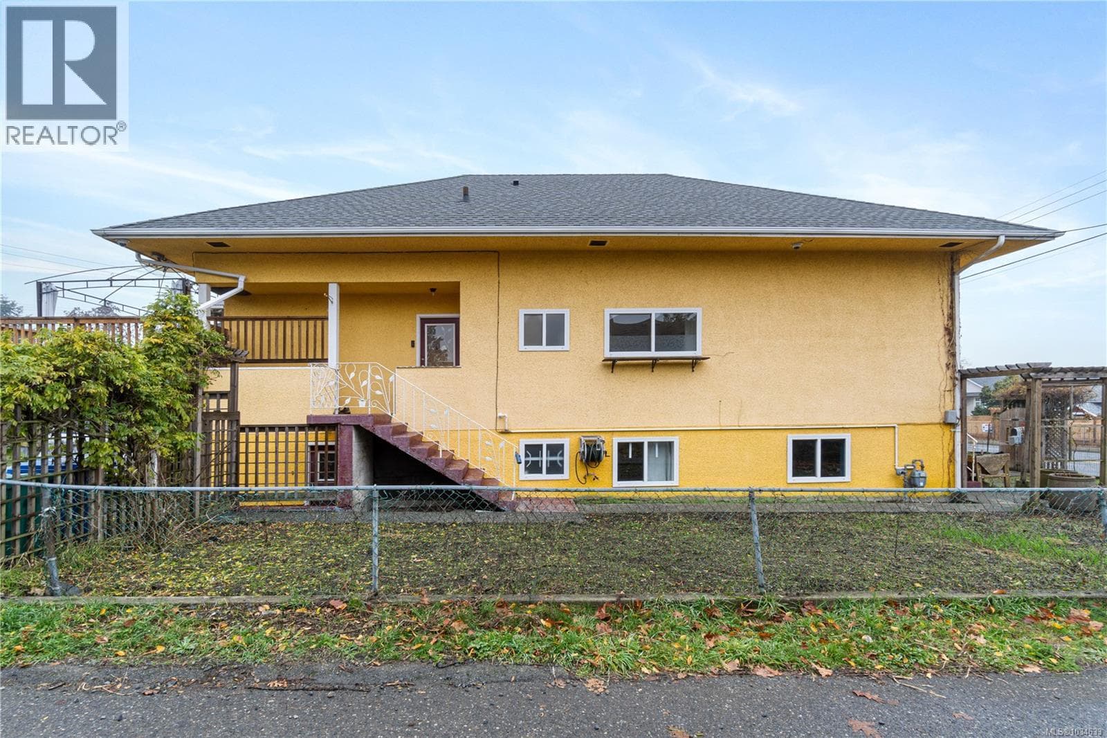 534 NICOL STREET in