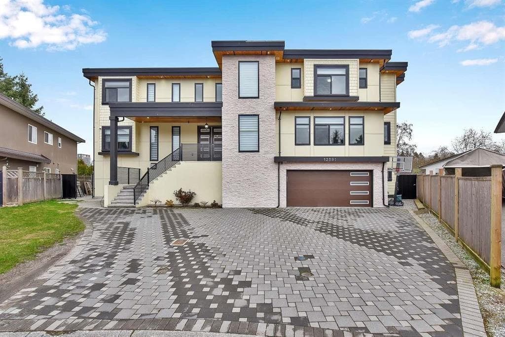 13291 MELVILLE PLAZA in