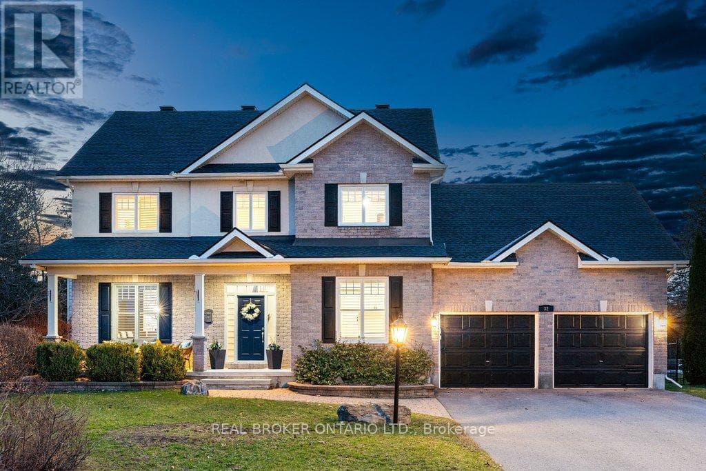 32 FELDSPAR CRESCENT in STITTSVILLE