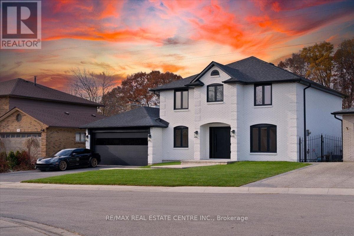 32 ELENA COURT in Gurnett