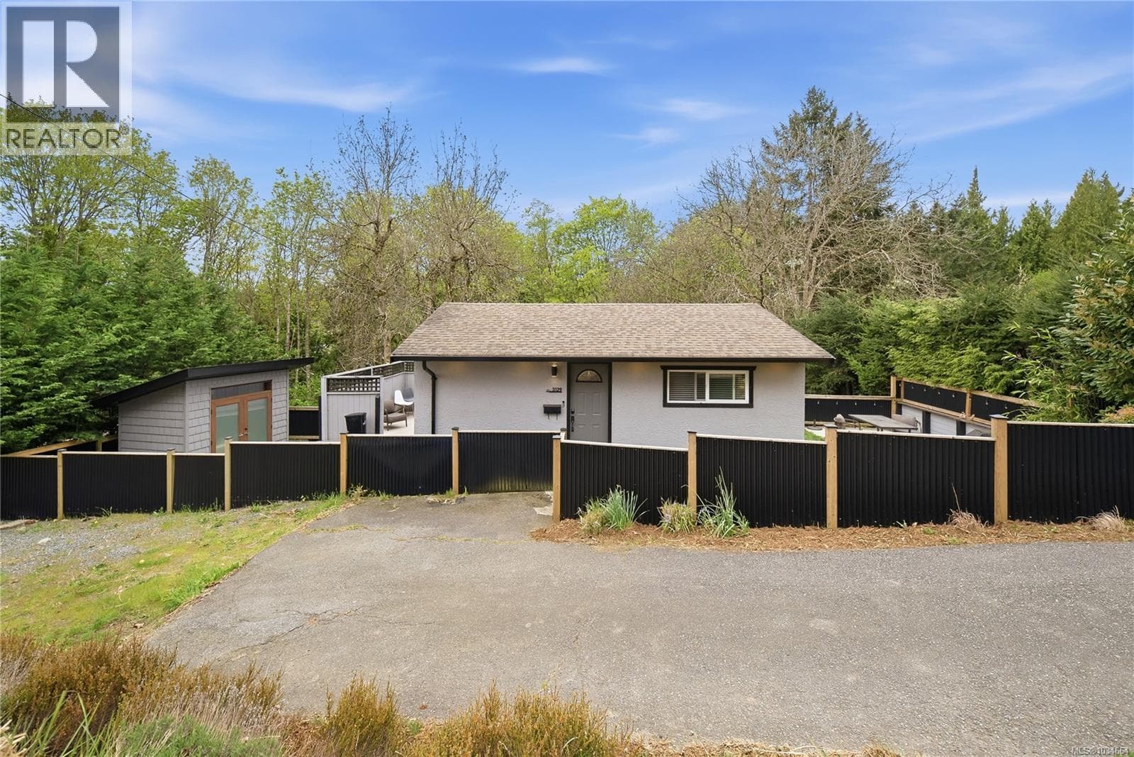 3129 DEPARTURE BAIE ROAD in