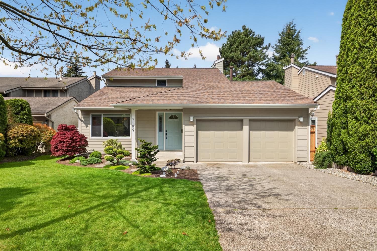 7159 YORK CRESCENT in Sunshine Hills