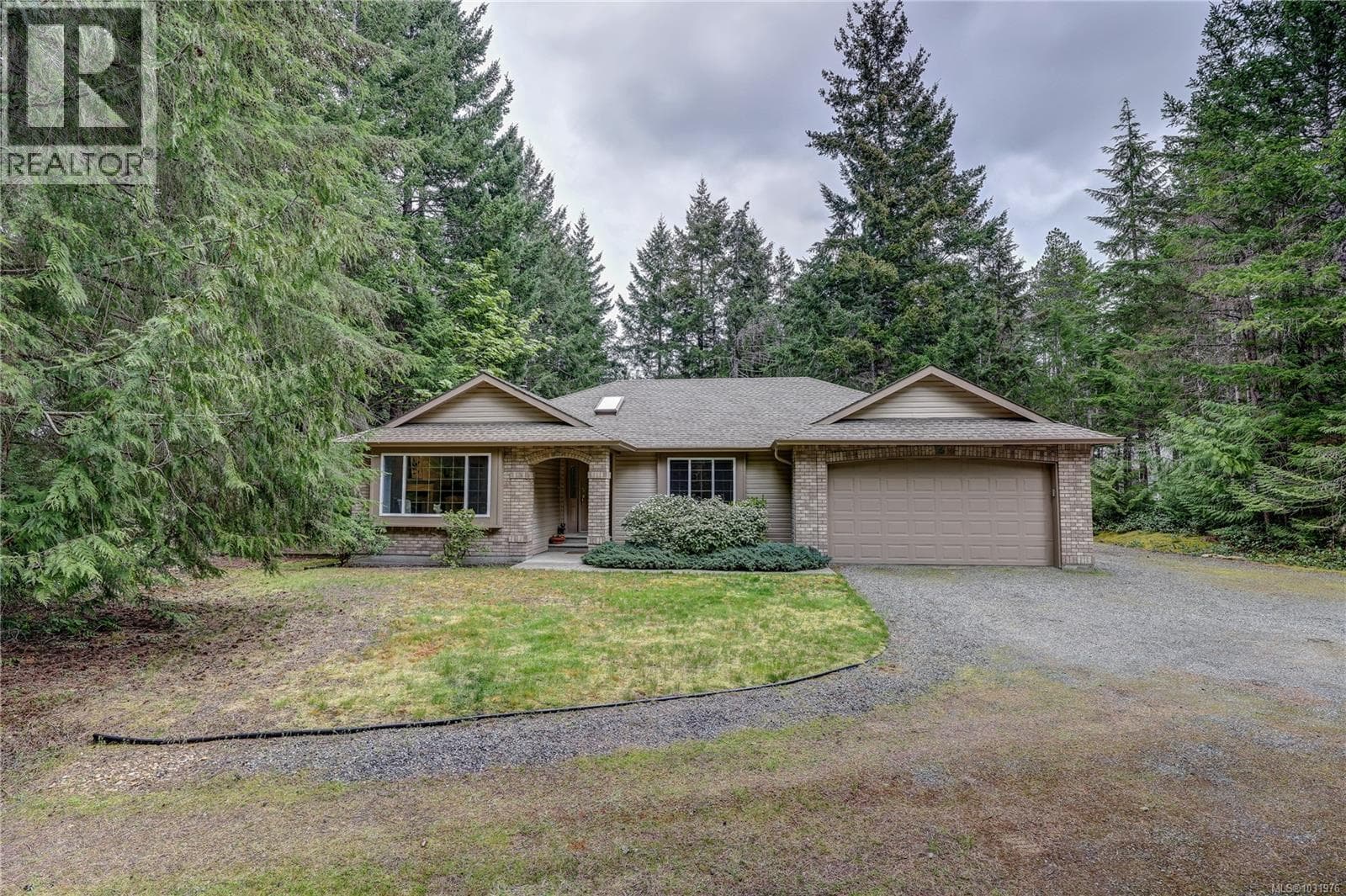 1377 Meadowood Way in
