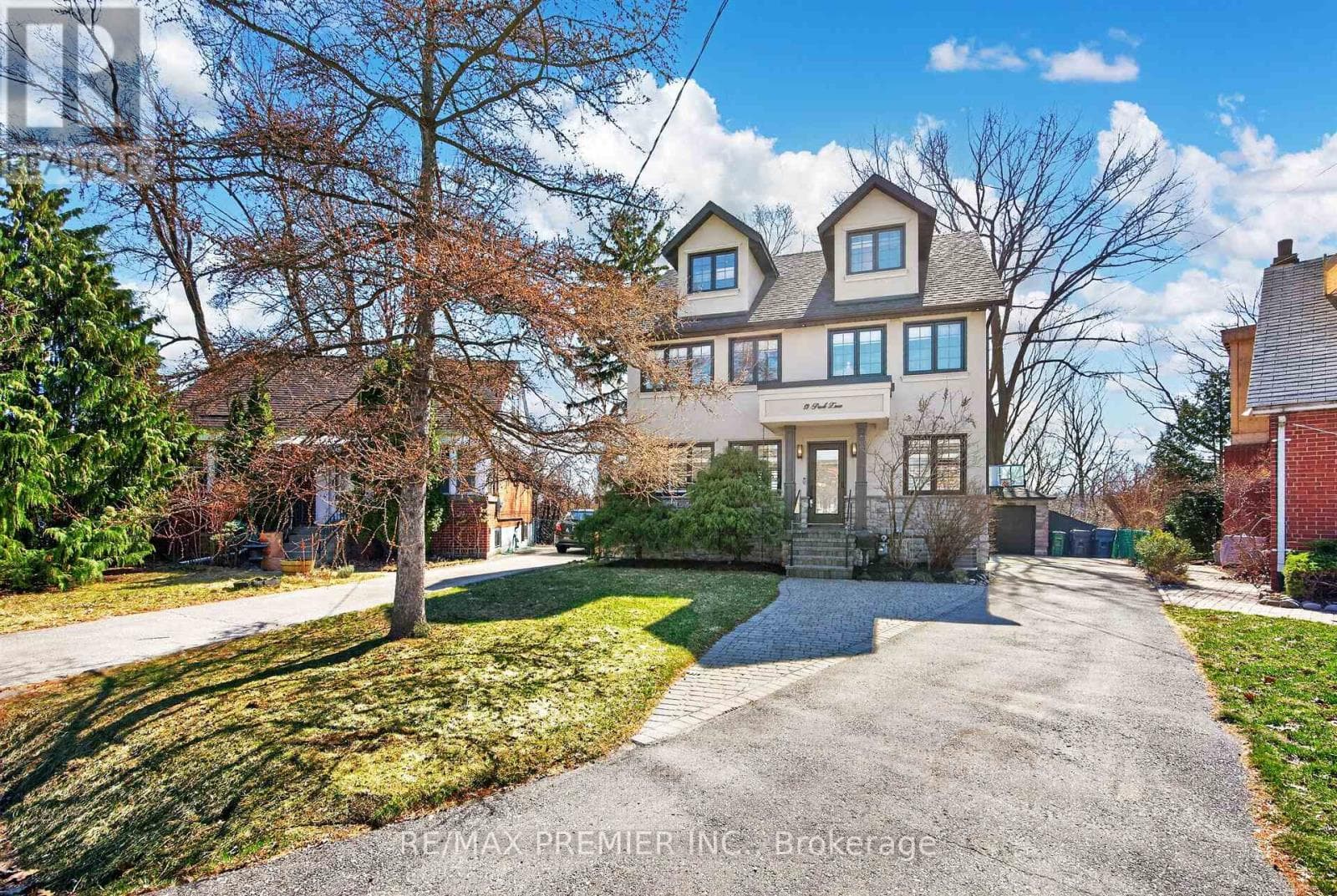19 PARK LANE in Stonegate-Queensway