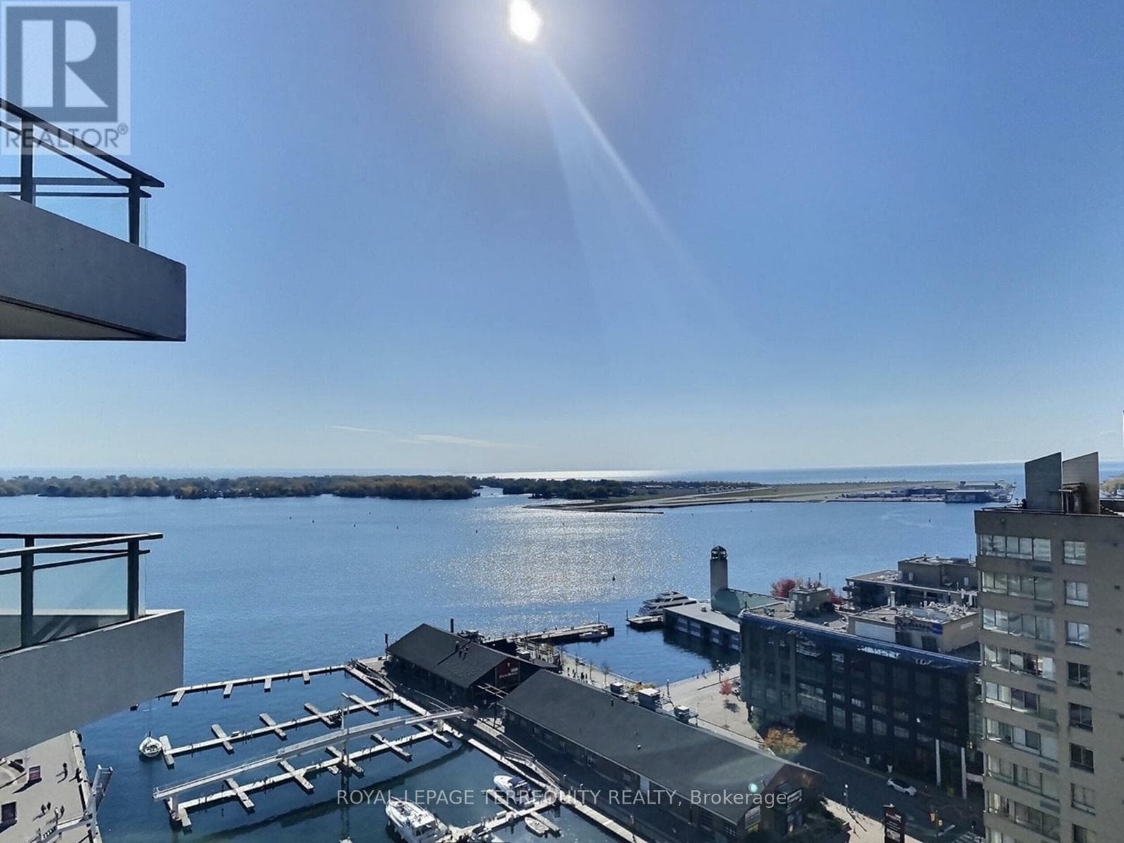 2322 - 230 QUEENS QUAY W in Harbourfront-CityPlace