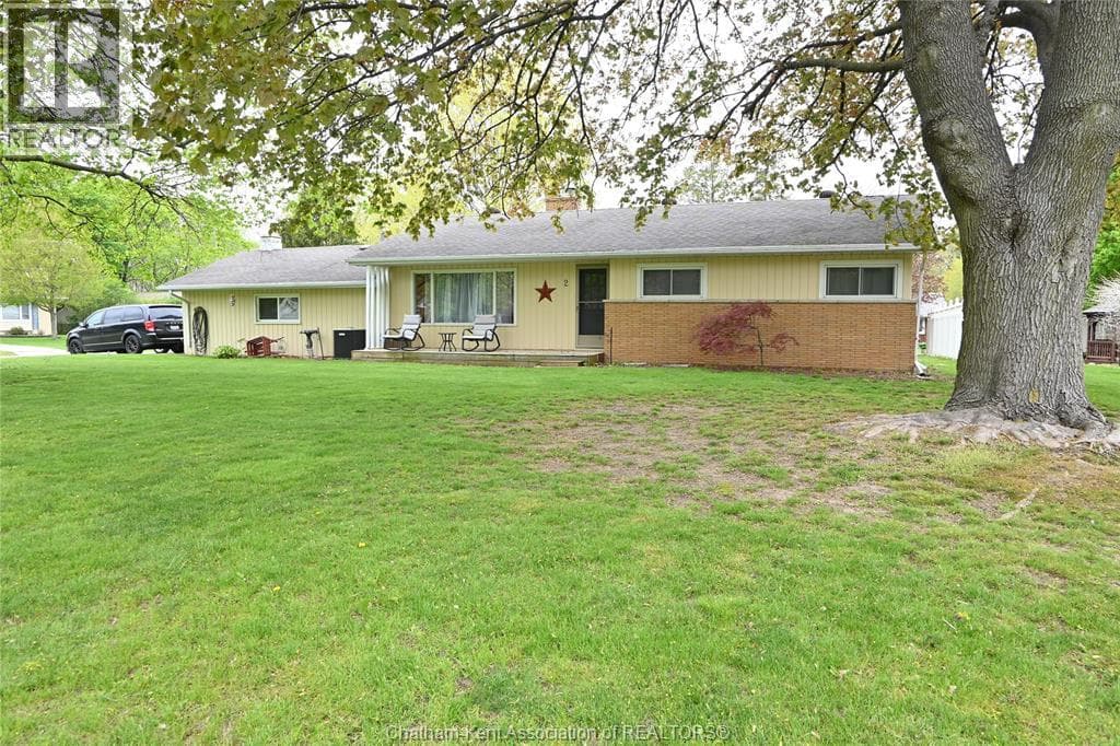 2 Freda STREET in