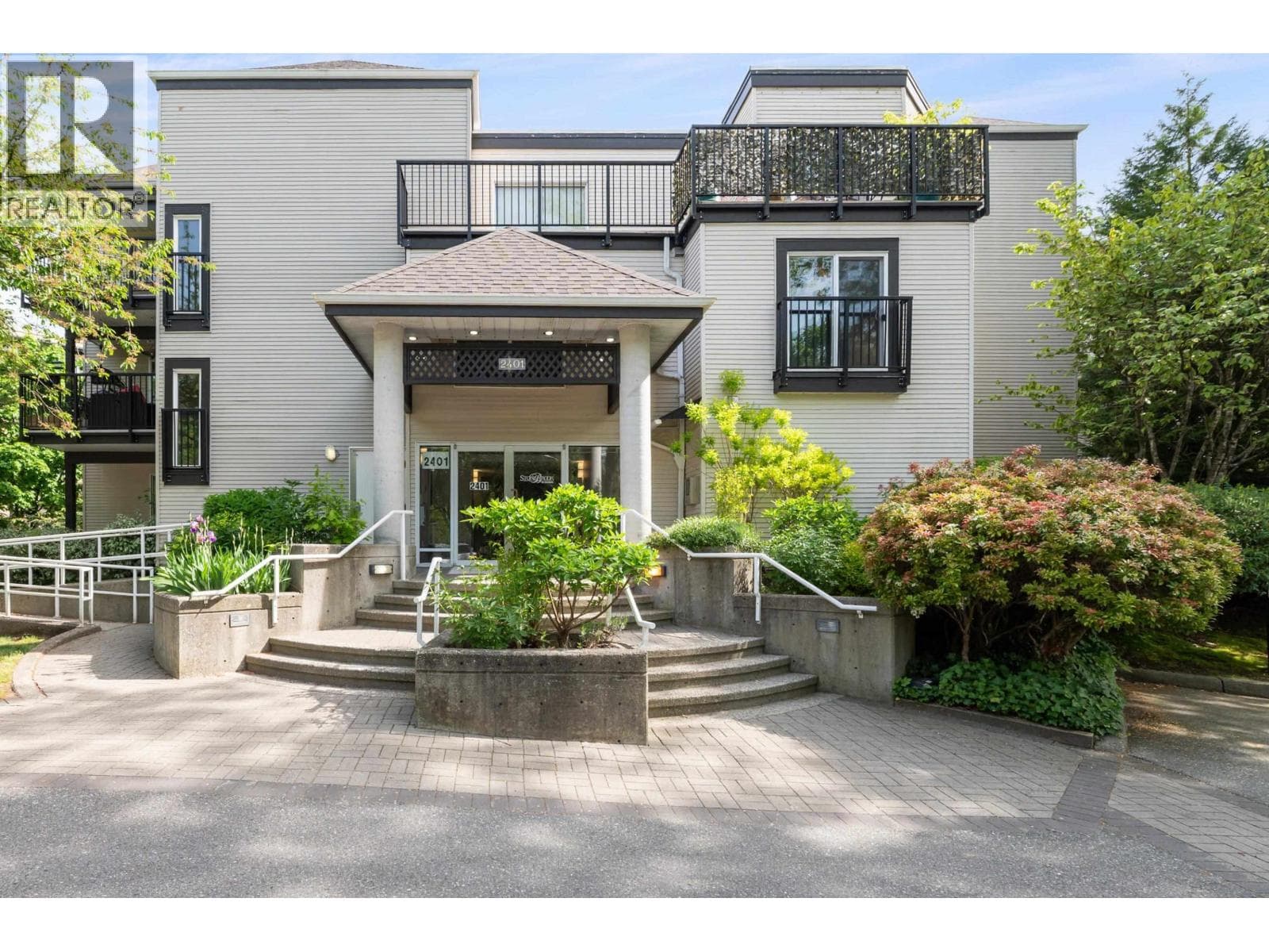 311 2401 HAWTHORNE AVENUE in Port Coquitlam