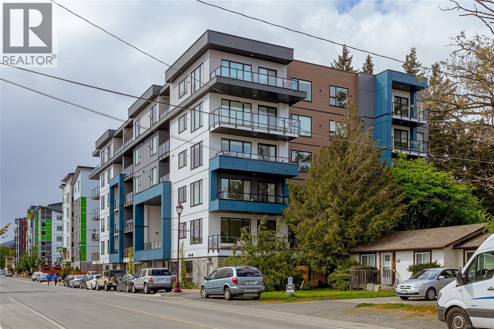 507 842 Orono Ave in Station-Centennial Park