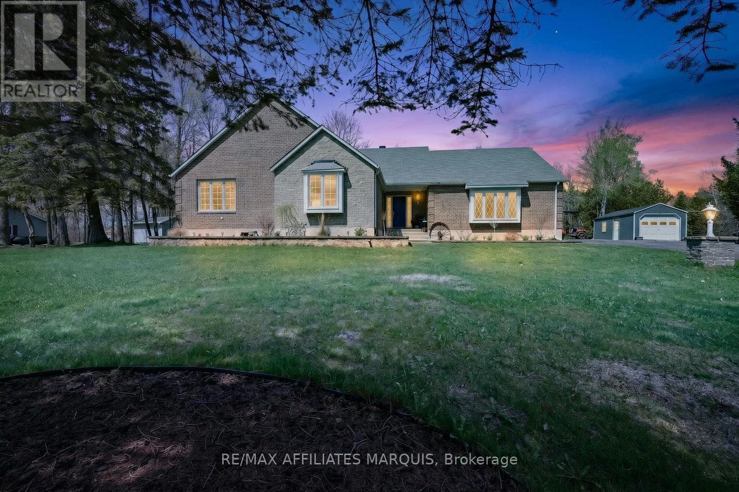 8 TUDOR CIRCLE in
