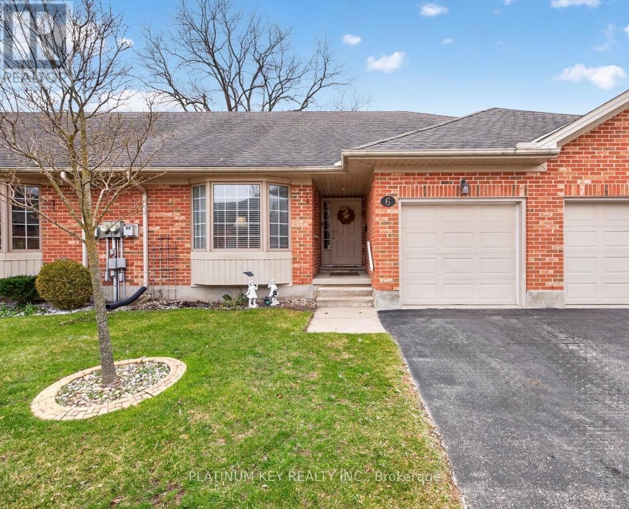 6 - 307 METCALFE STREET E in