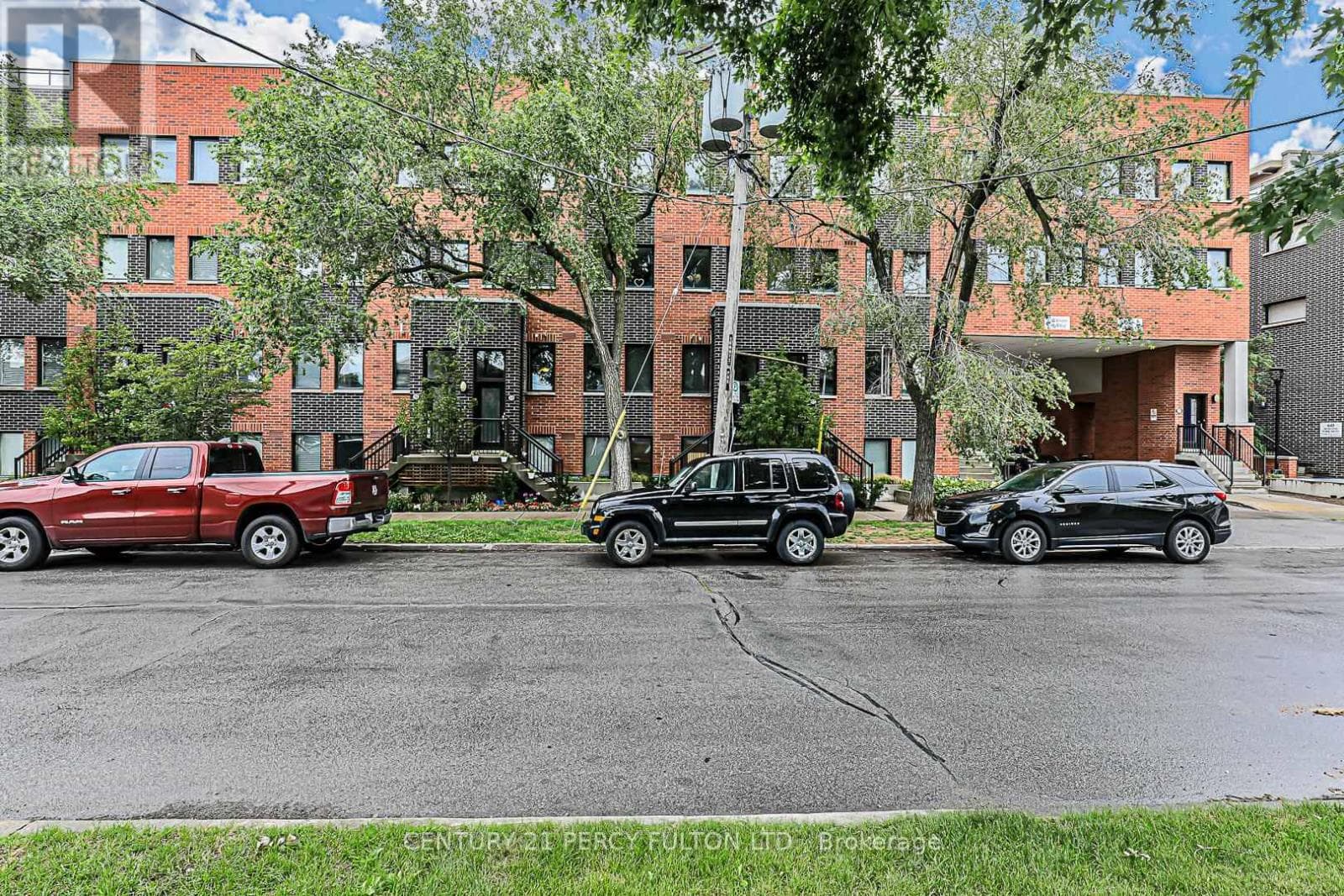 7 - 68 WINSTON PARK BOULEVARD in Downsview