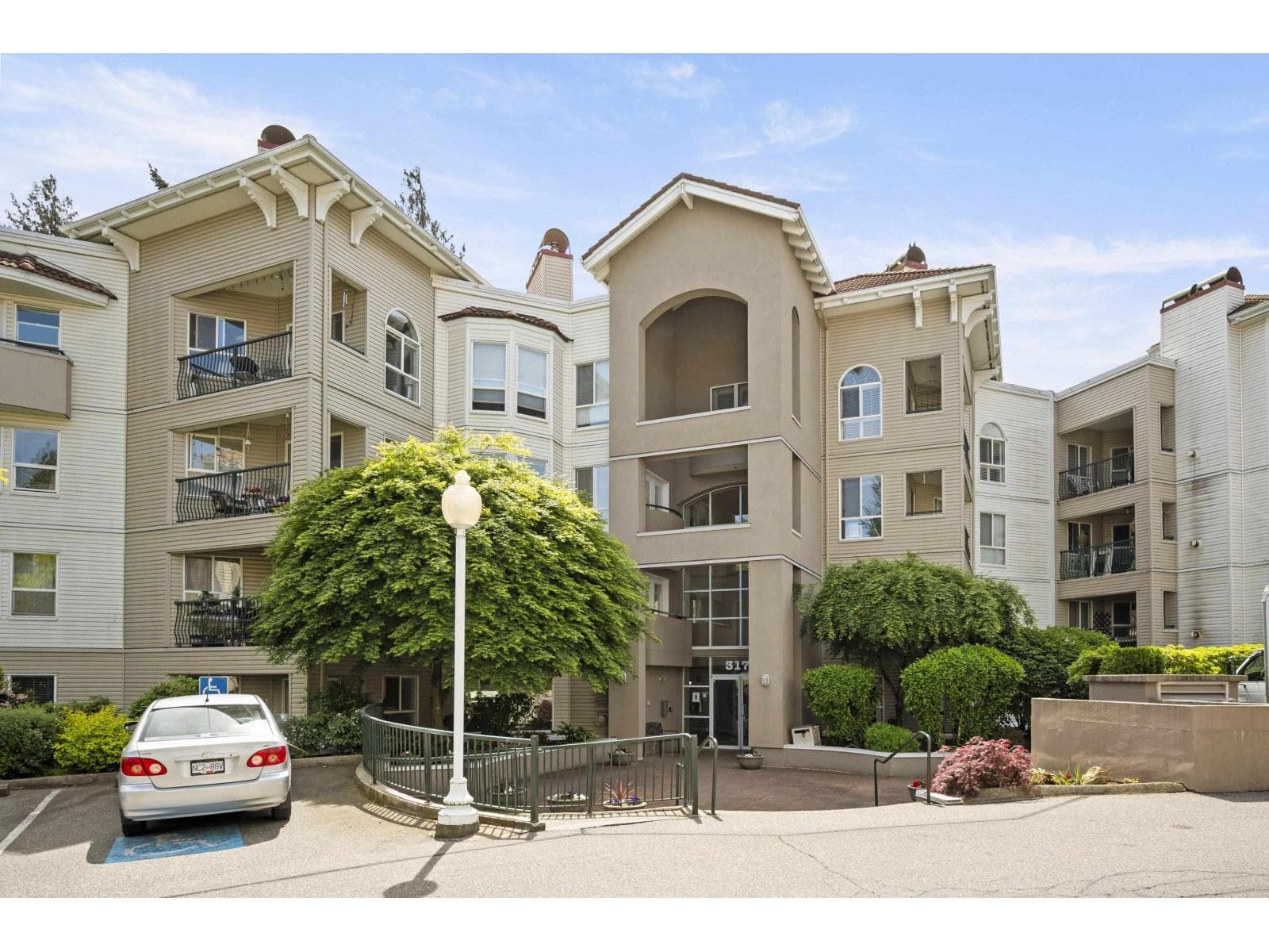 208 3176 GLADWIN ROAD in City Centre