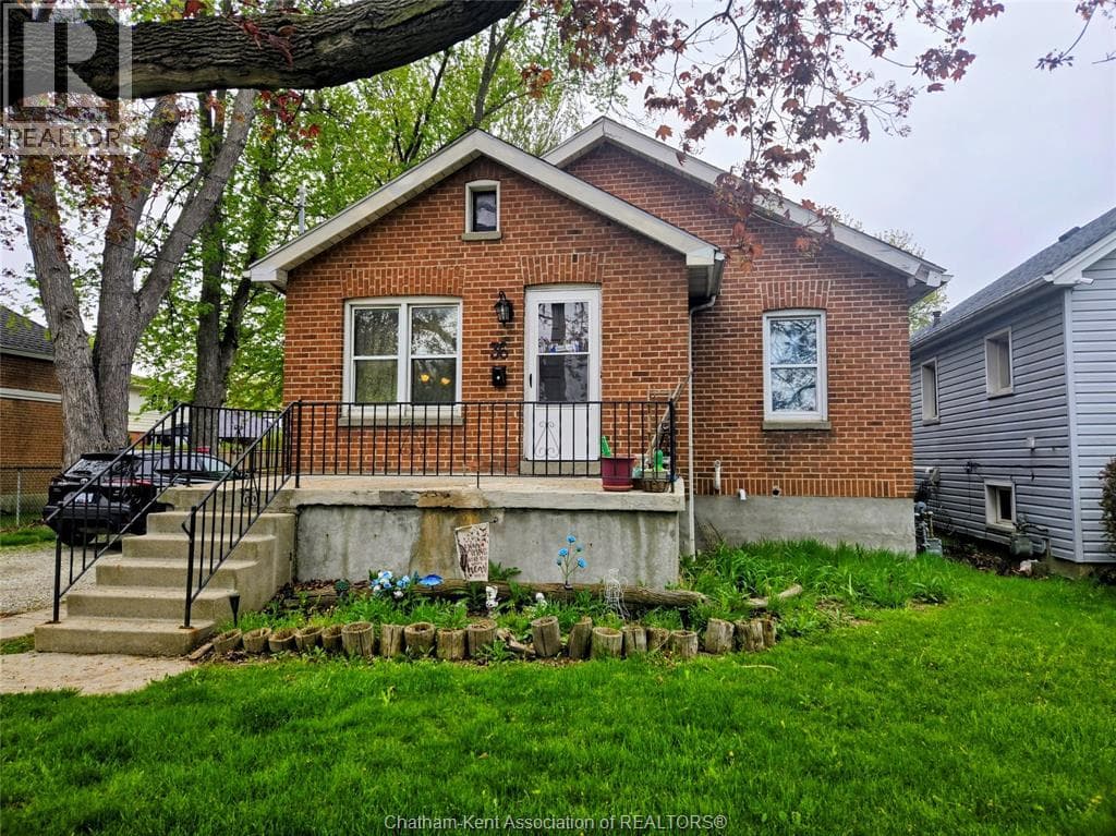 36 McNaughton Ave E AVENUE in