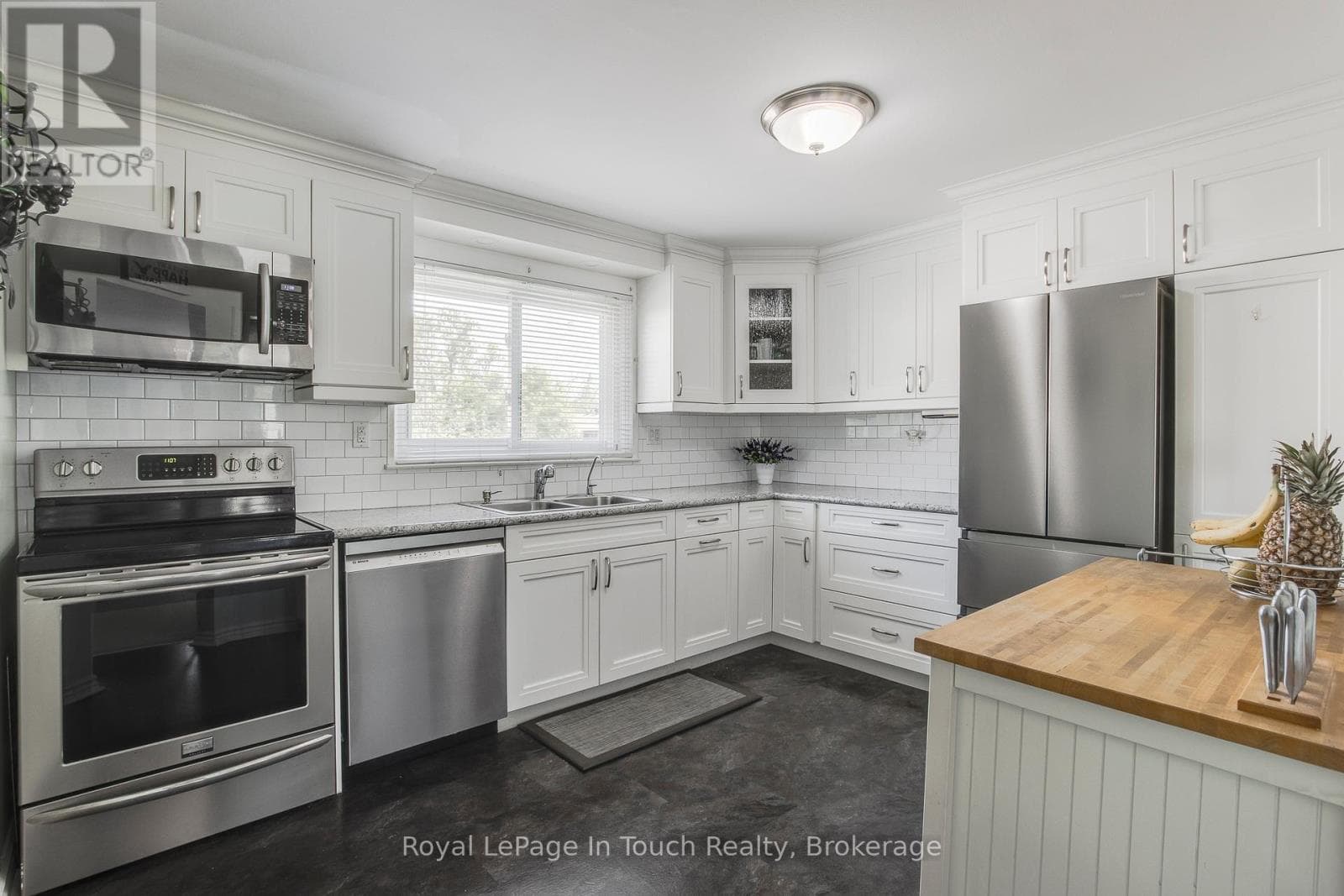 4 - 233 INNISFIL STREET in