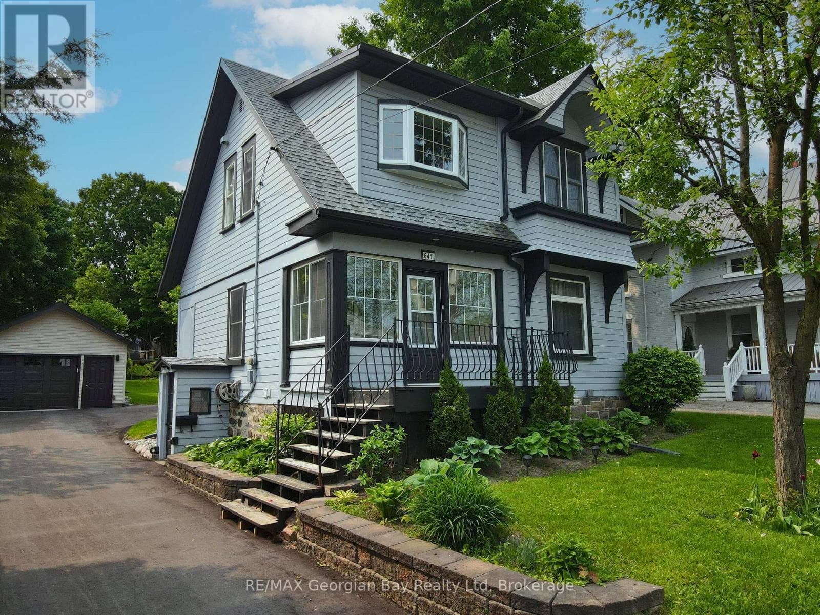 641 BAIE STREET in
