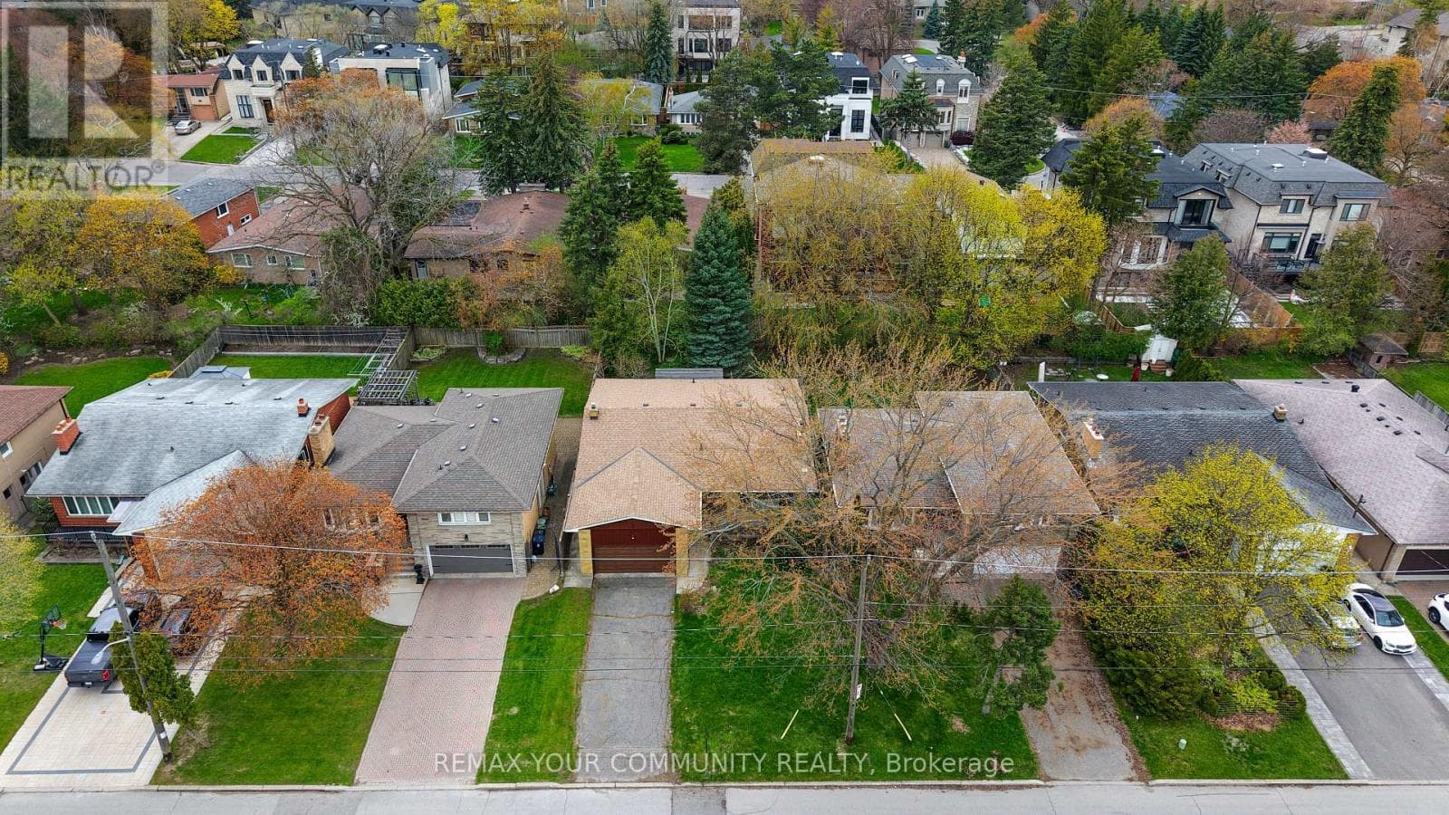 28 BUNTY LANE in Bayview Village