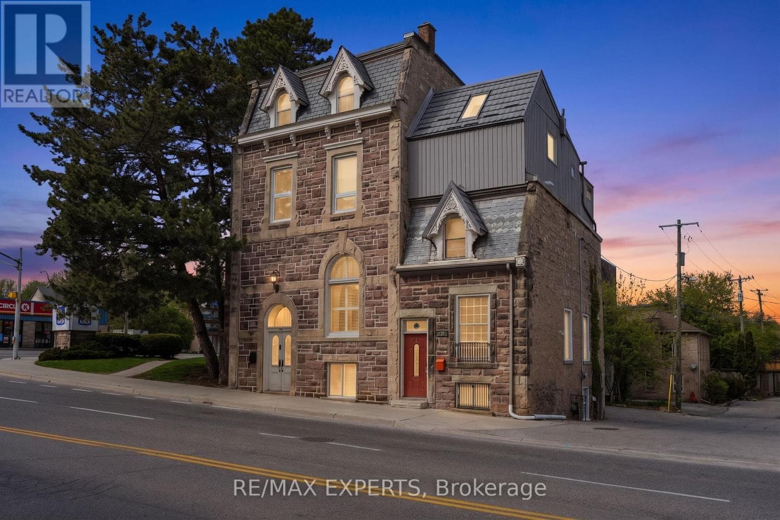 130 ST DAVID STREET S in