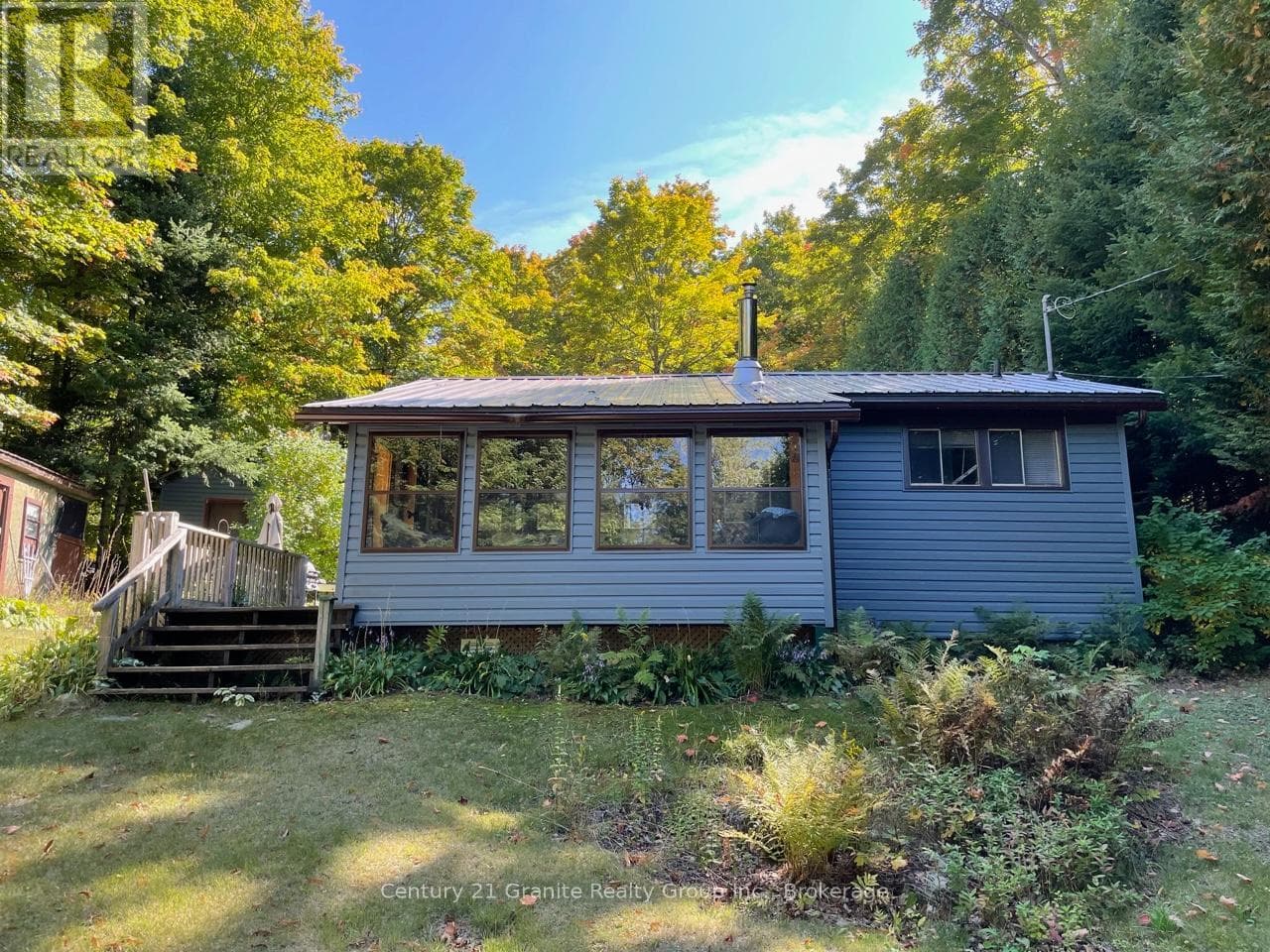 1052 KENSINGTON ROAD in