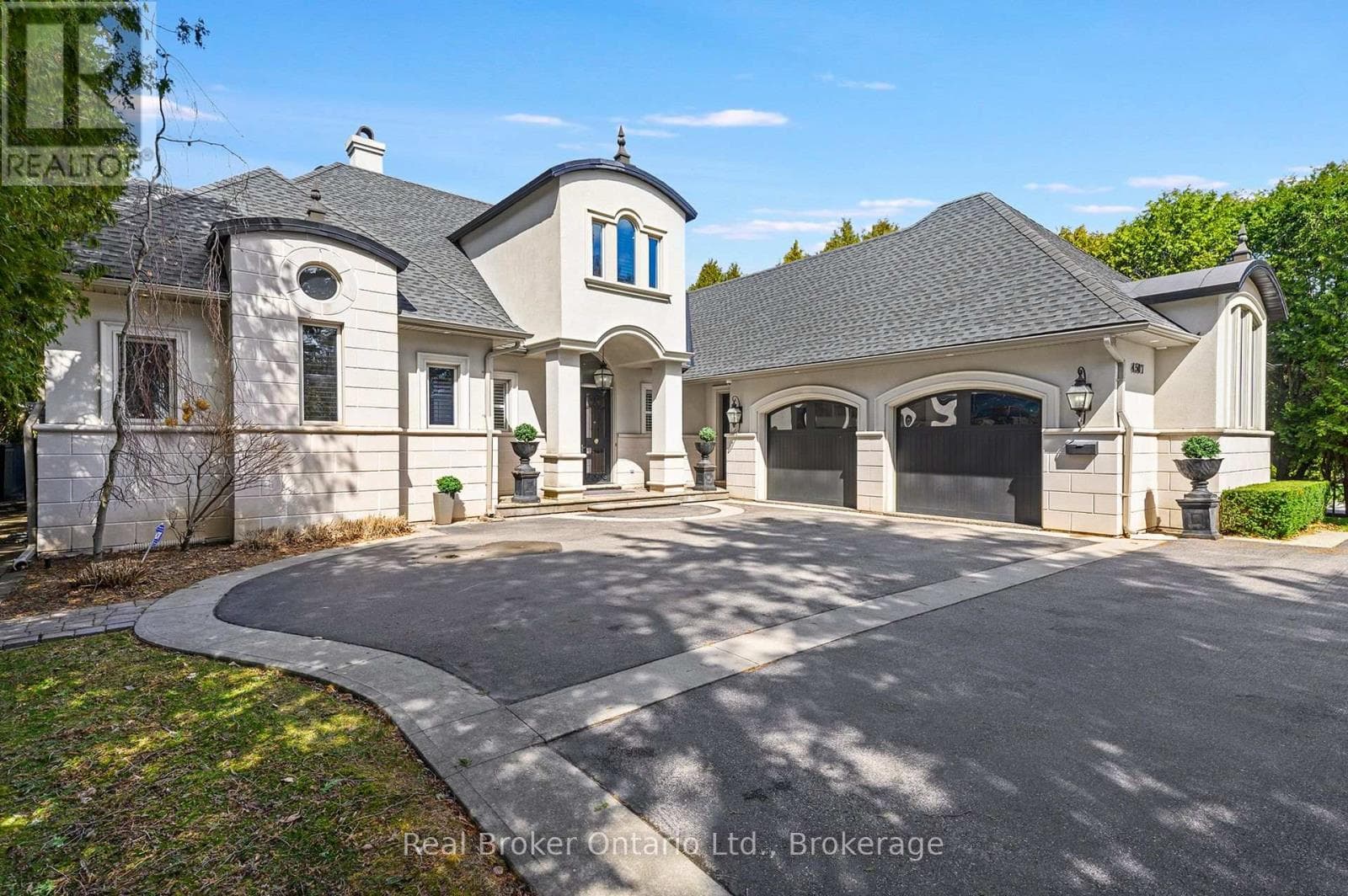 4507 LAKESHORE ROAD in