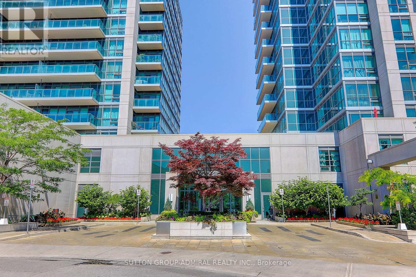 1413 - 35 BRIAN PECK CRESCENT in Thorncliffe Park