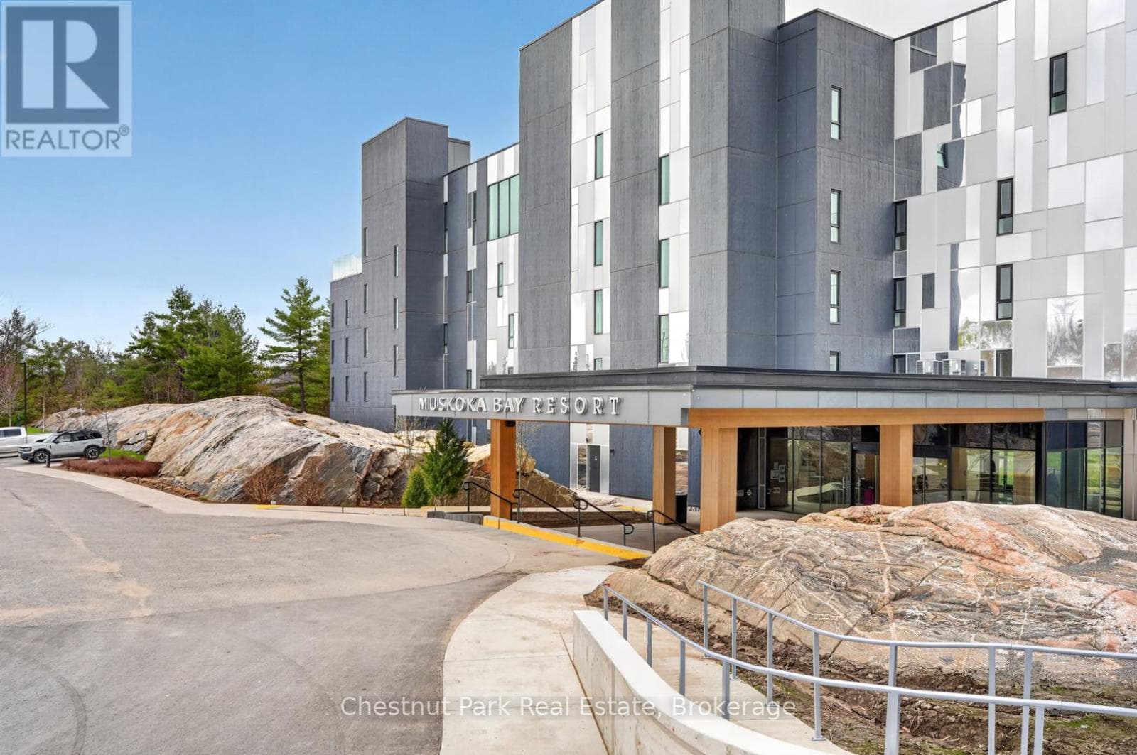 210 - 120 CARRICK TRAIL in