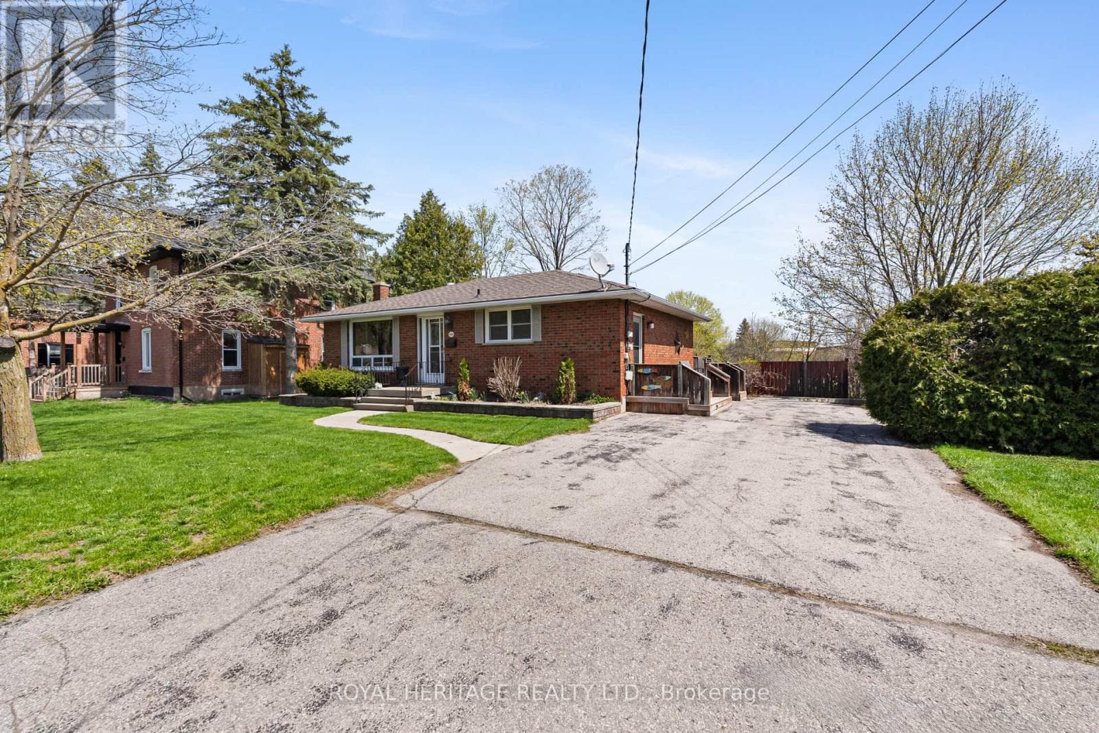 60 ST. PATRICK STREET in Lindsay