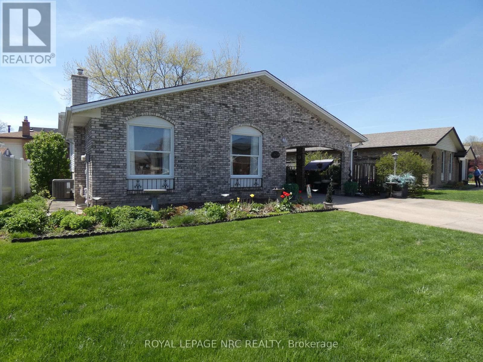2909 HENLEY AVENUE in