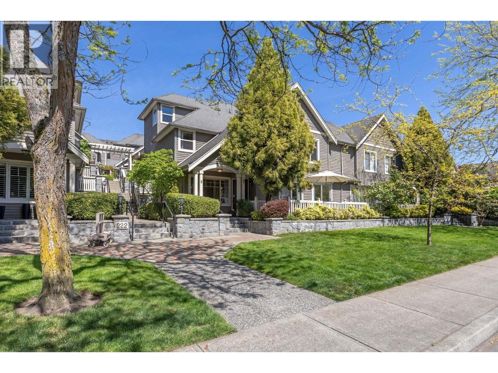 3 222 E 5TH STREET in Lower Lonsdale