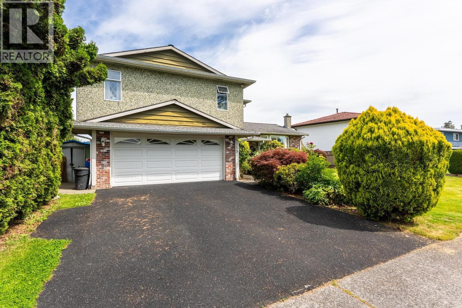5259 OAK PLAZA in Ladner