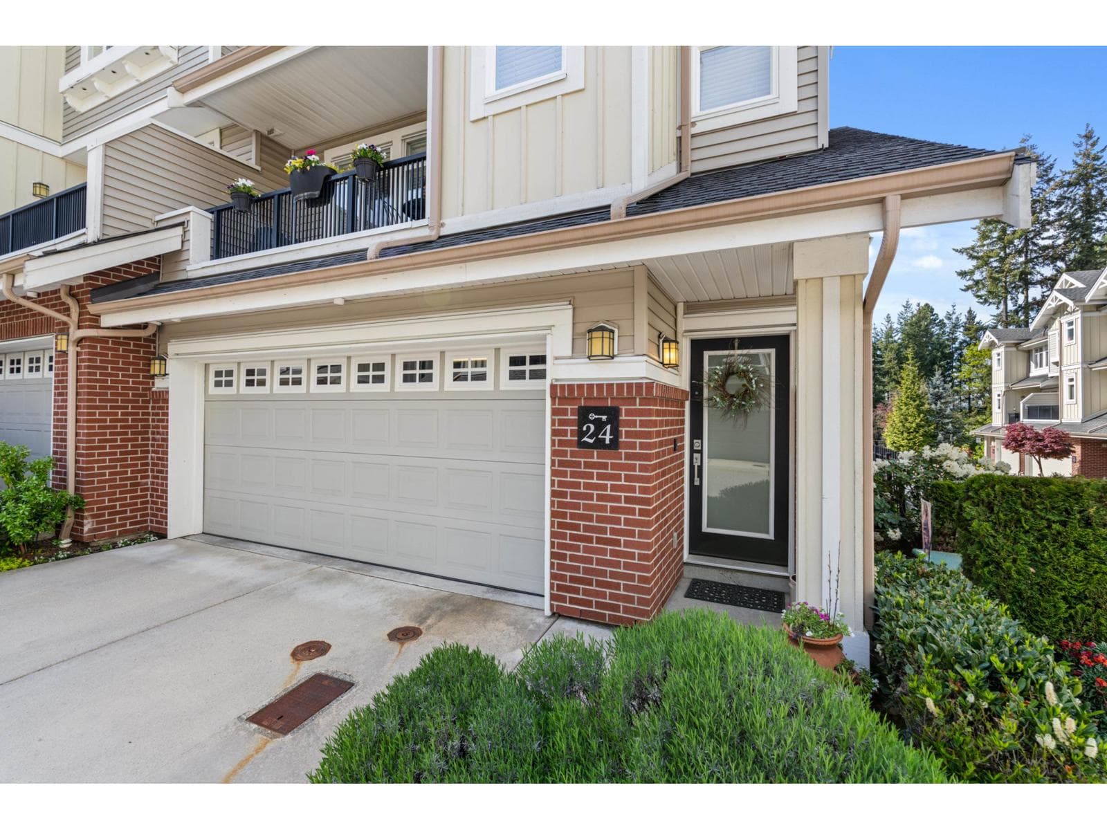 24 2925 KING GEORGE BOULEVARD in Rosemary Heights West