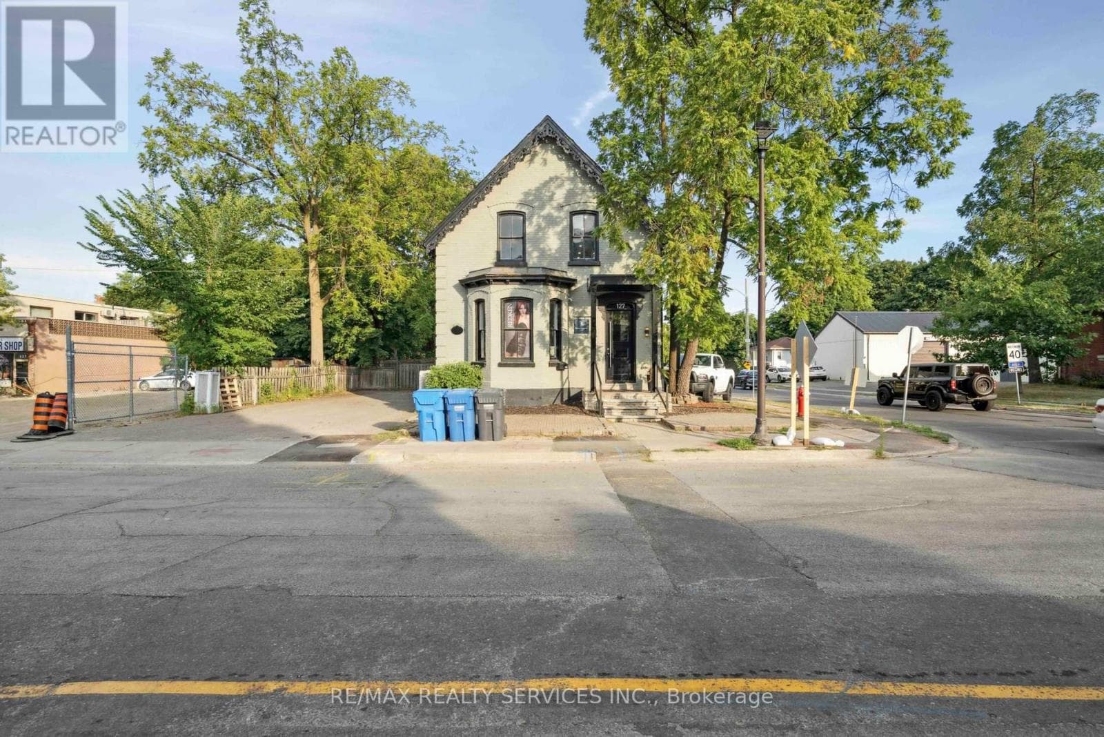 127 QUEEN STREET WEST in DOWNTOWN
