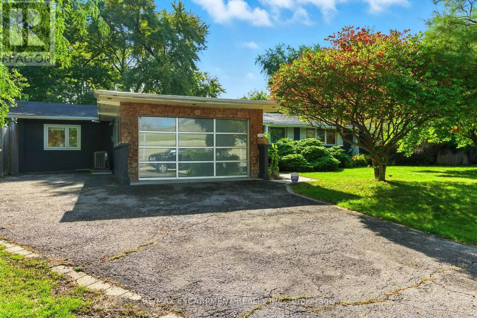 230 SOUTH SERVICE ROAD in