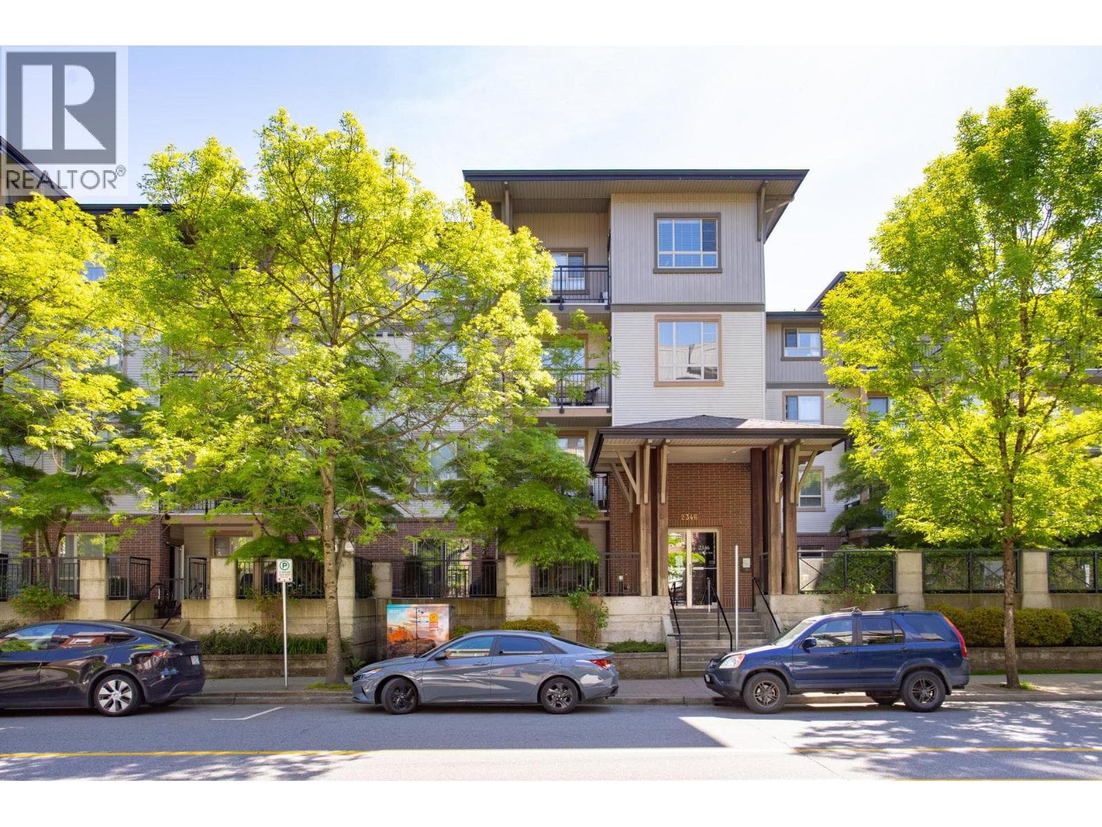 211 2346 MCALLISTER AVENUE in Port Coquitlam