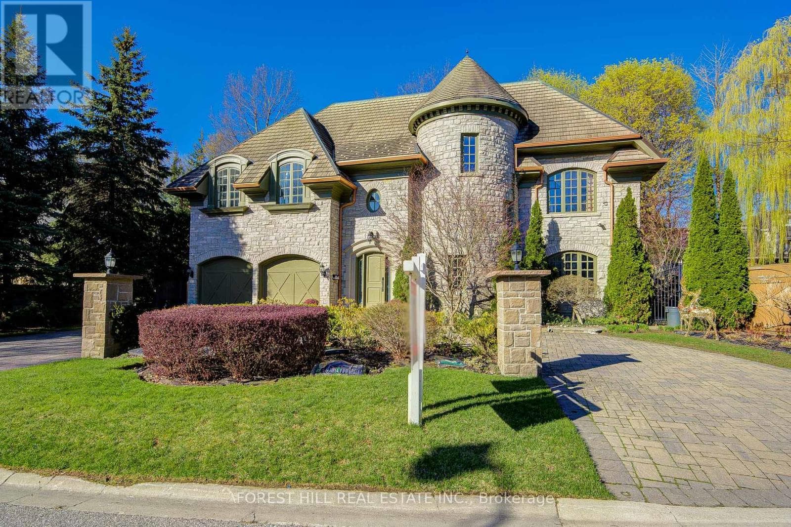 7 LEGACY COURT in St.Andrew-Windfields