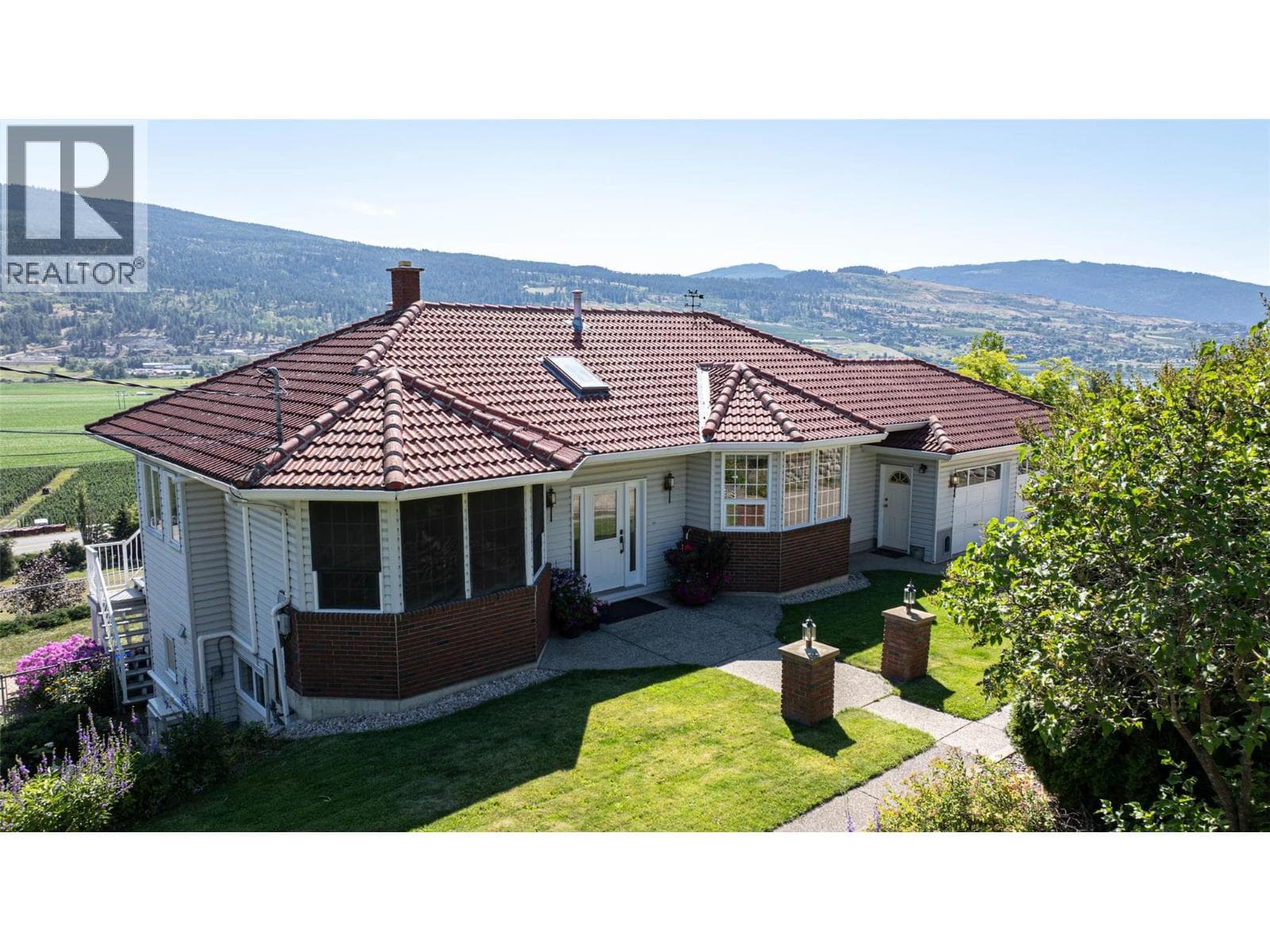 160 OVERLOOK PLAZA in