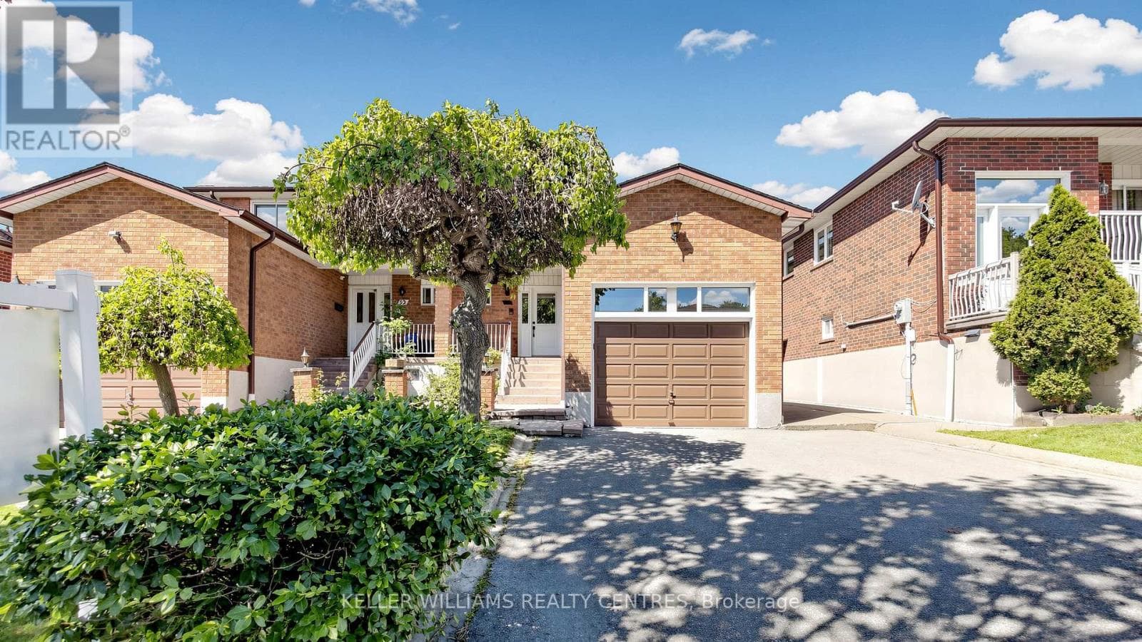 30 CLUBHOUSE COURT in Glenfield-Jane Heights