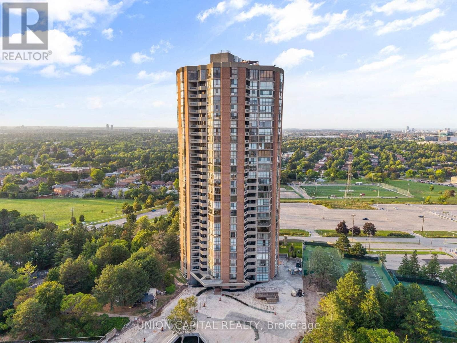 2405 - 85 SKYMARK DRIVE in Hillcrest Village