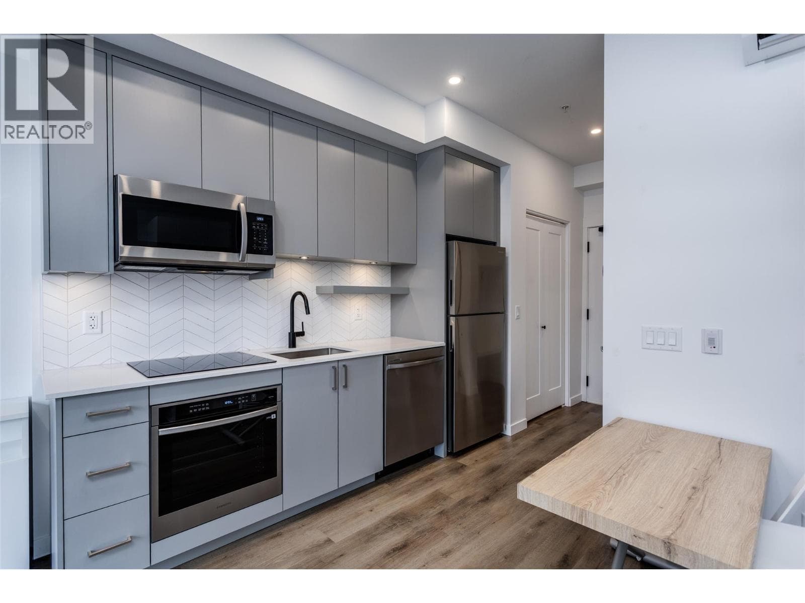 1274 DEVONSHIRE AVENUE UNIT 307 LOT 32 in Central City