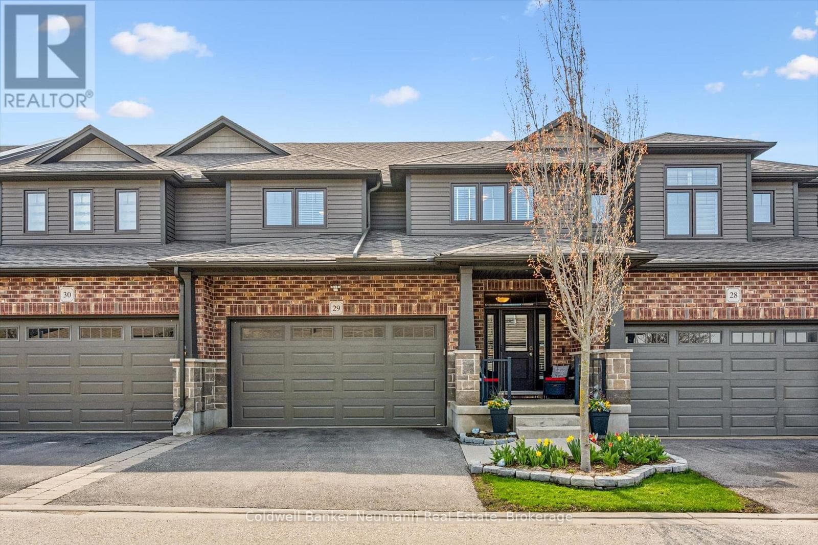 29 - 254 GOSLING GARDENS in