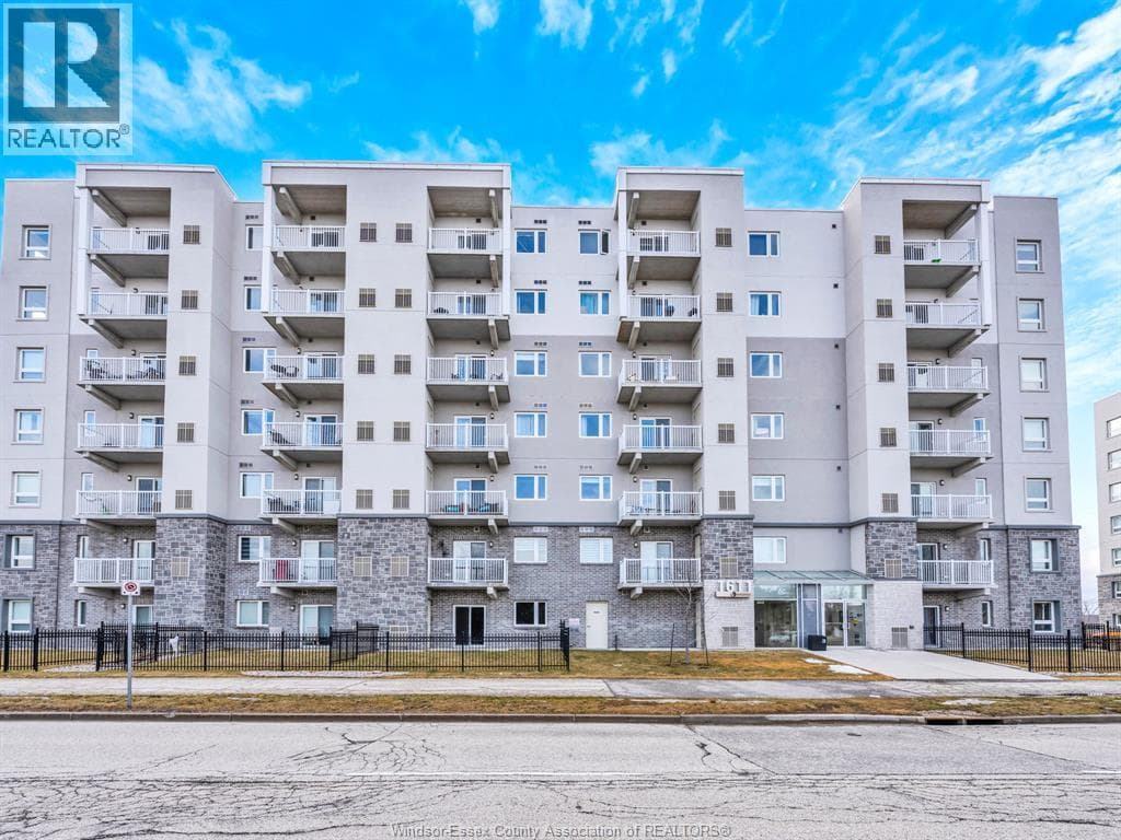 1611 BANWELL Unit# 615 in East Riverside