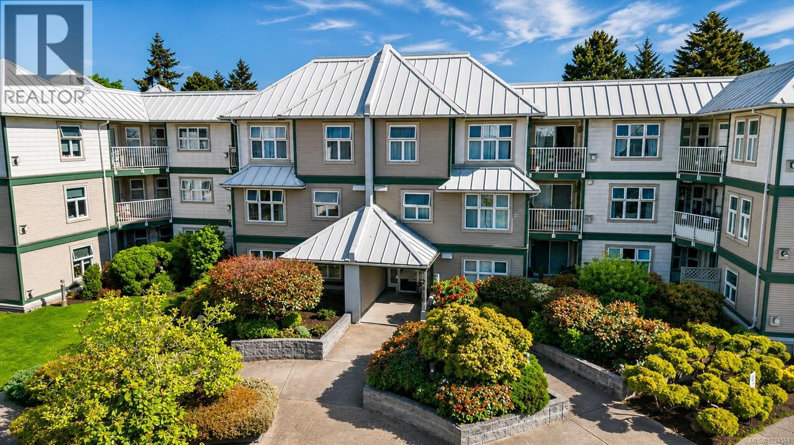307 3010 Washington Ave in Burnside