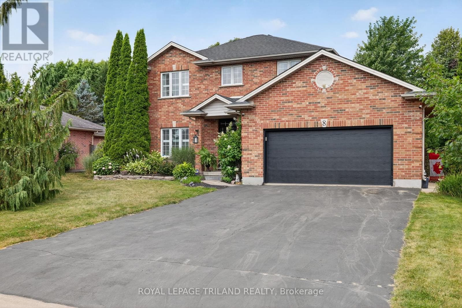 8 WINGREEN LANE in