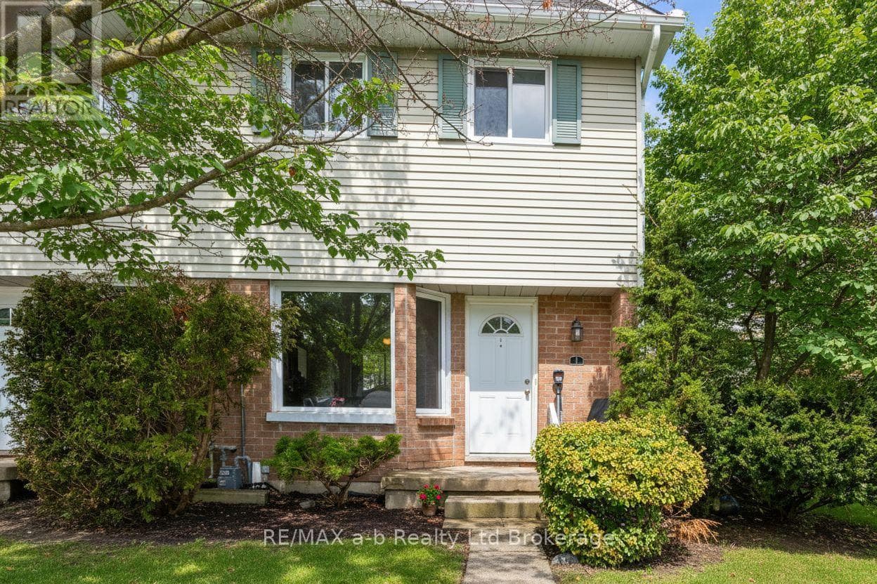 1 10 DUFFERIN STREET in
