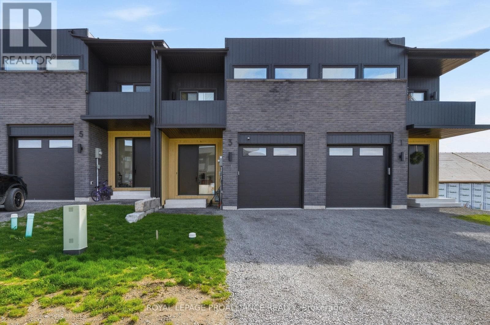 3 AMBROSIA WAY in