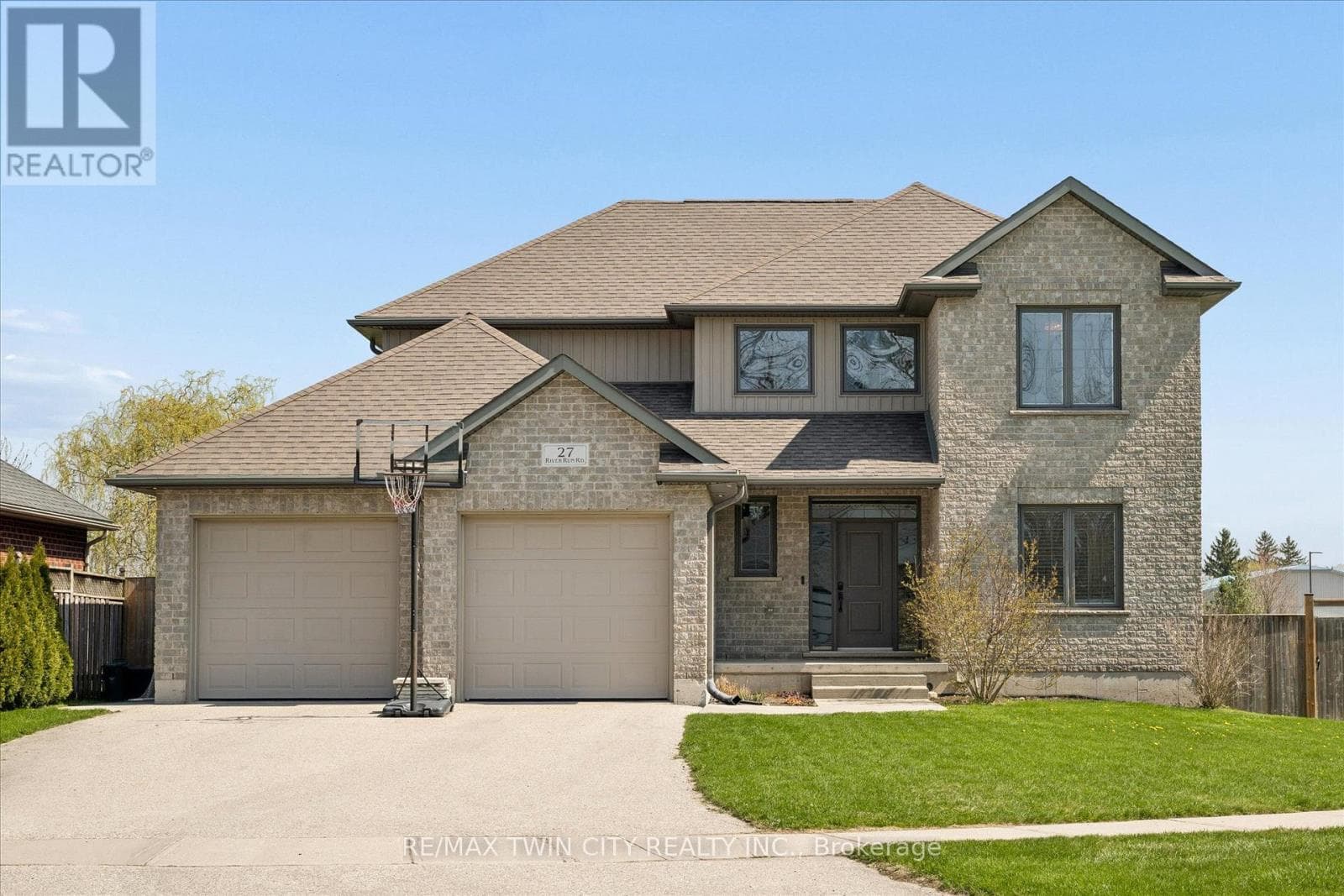27 RIVER RUN Road in