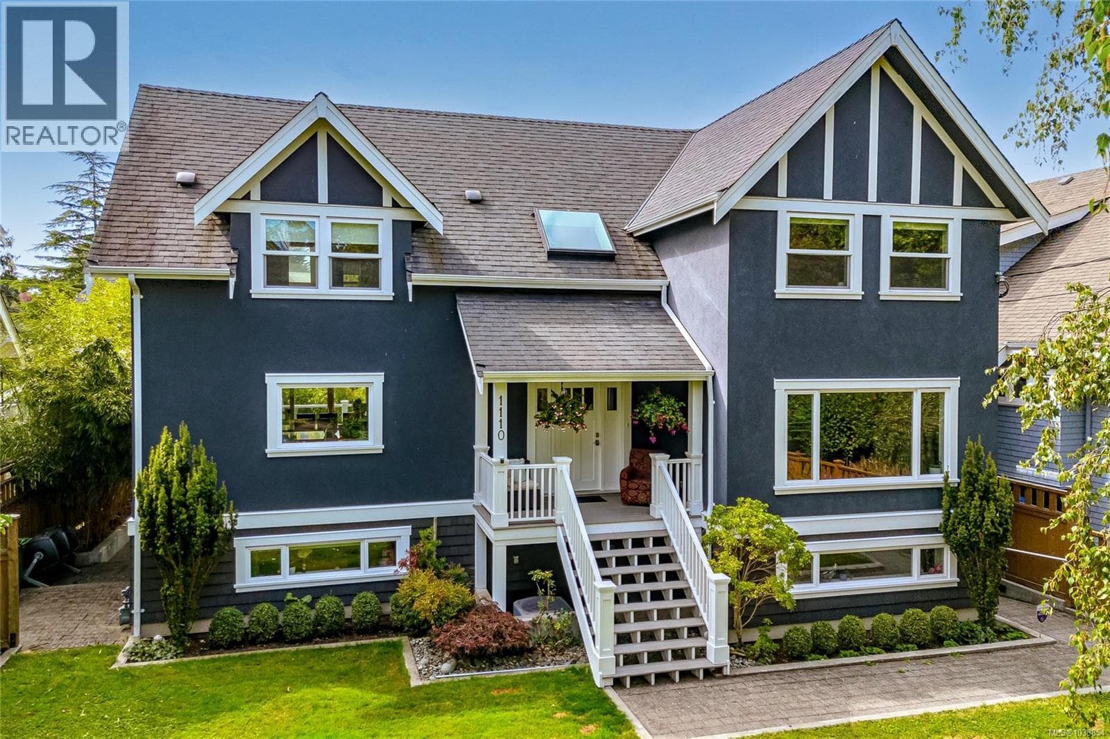 1110 Newport Ave in