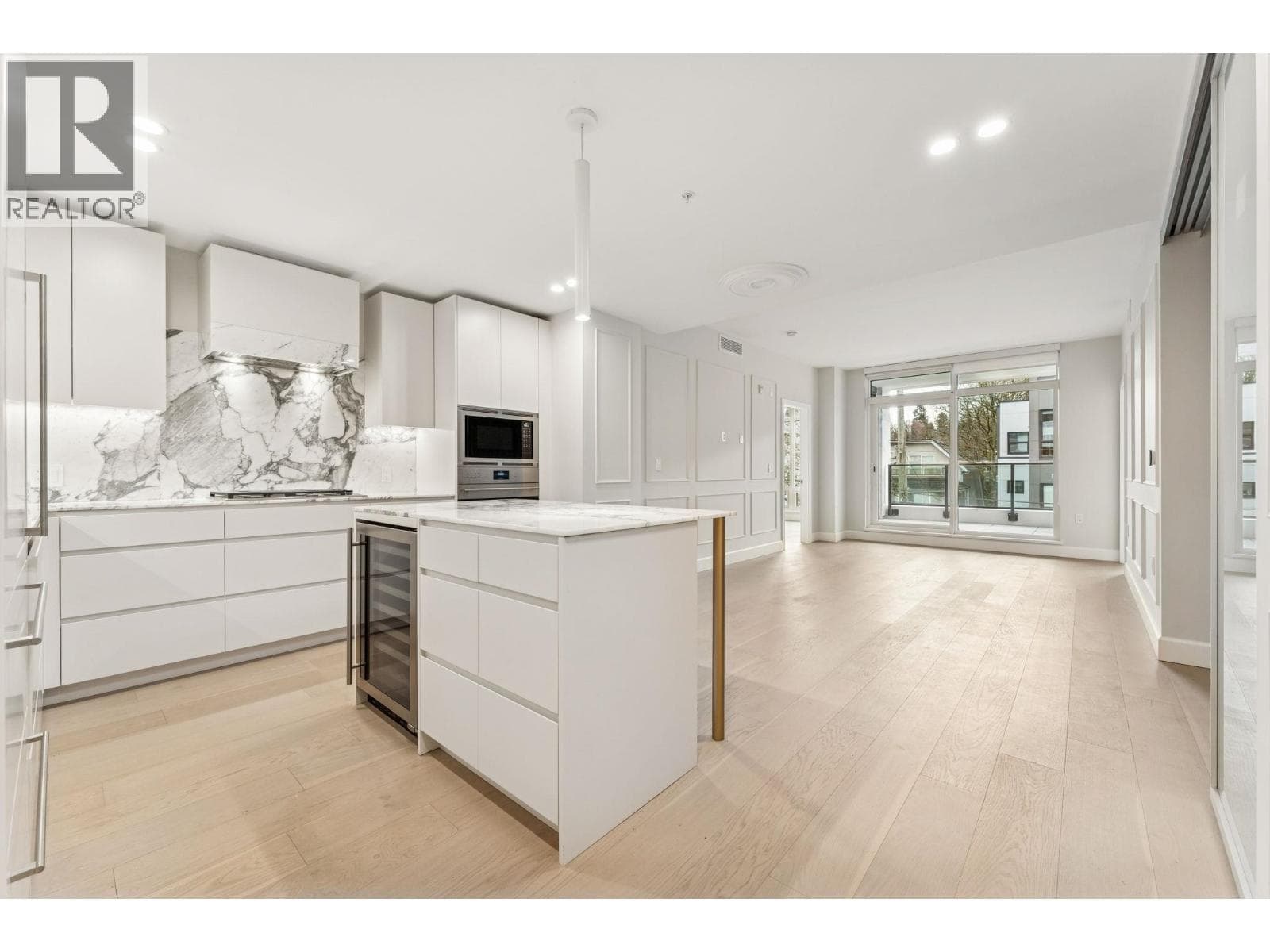 304 3668 W 10TH AVENUE in Kitsilano