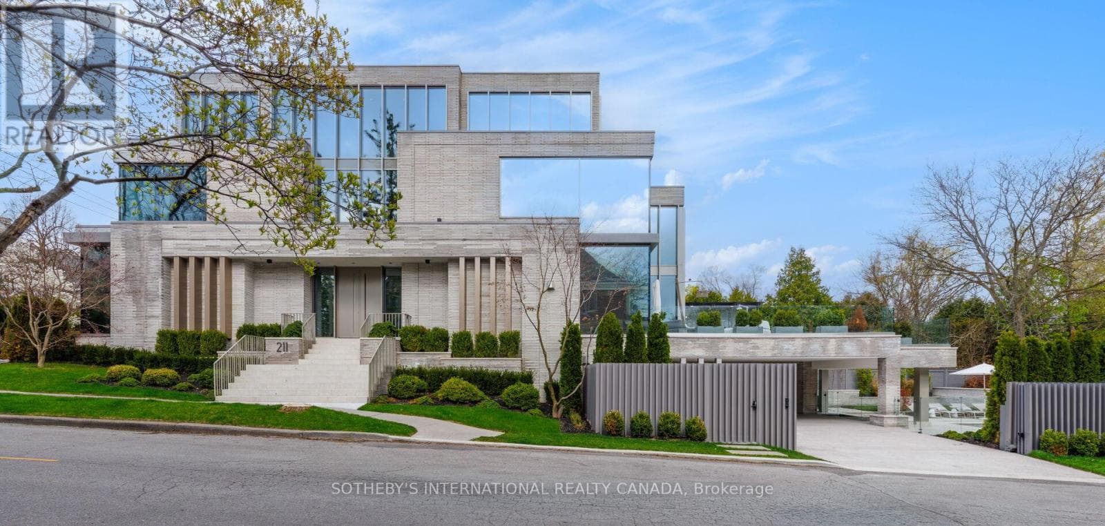 211 DUNVEGAN ROAD in Forest Hill South