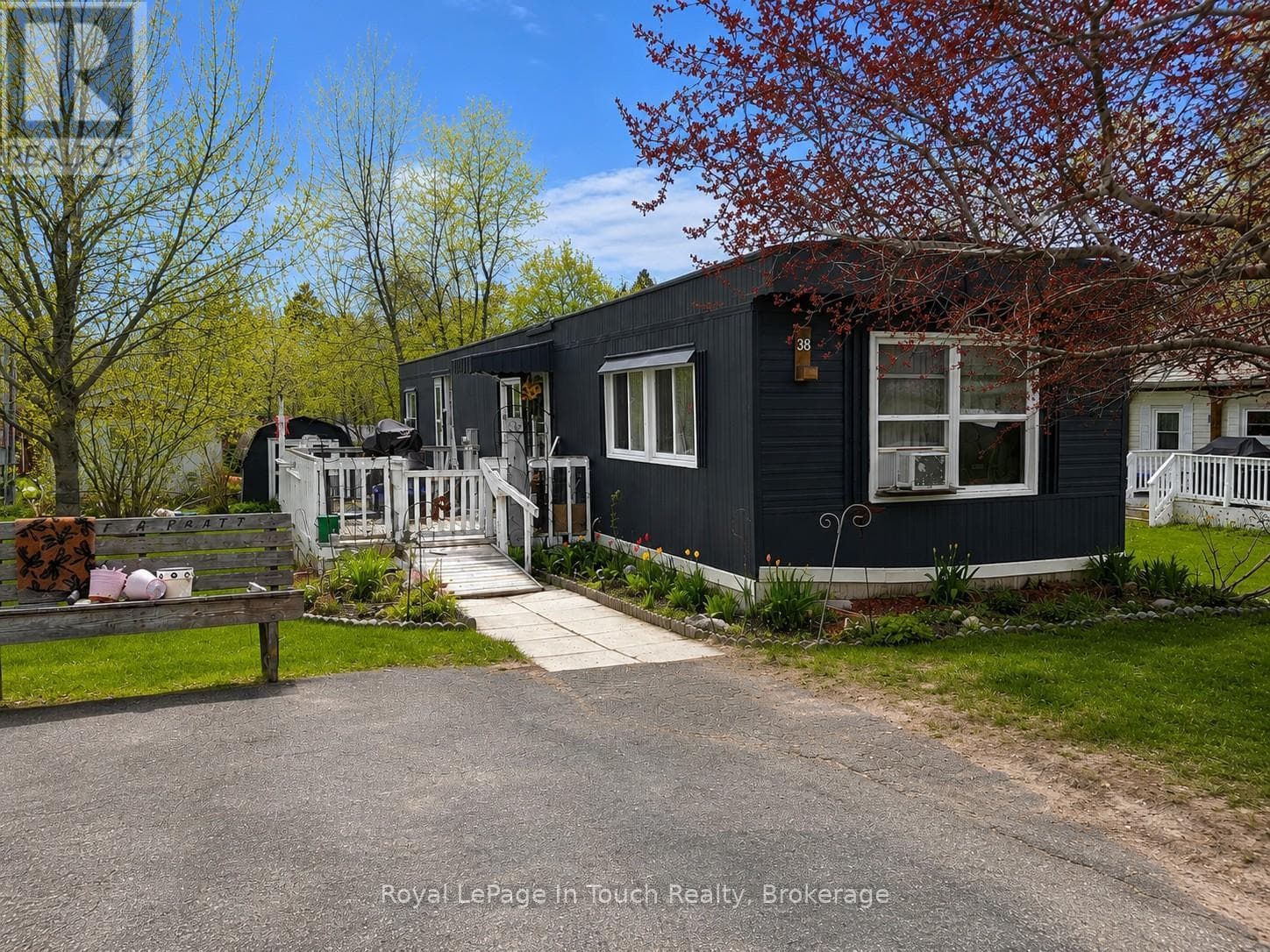 38 NORTHLAND ROAD in