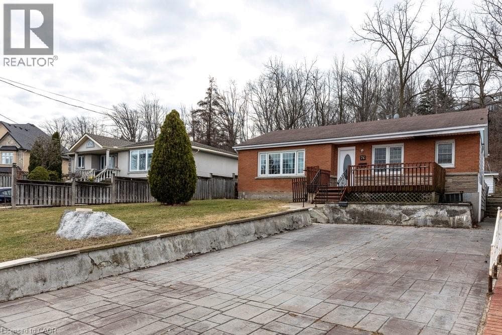 76 MARGARET AVENUE in Highway Valley